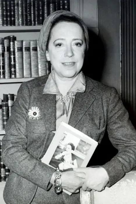 Elsa Schiaparelli, 1953