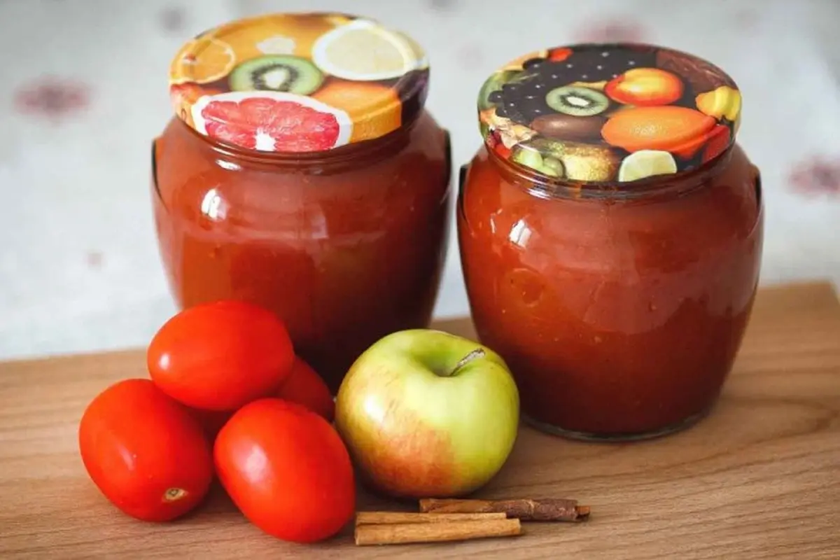 Homemade Ketchup: Recipe with Apples