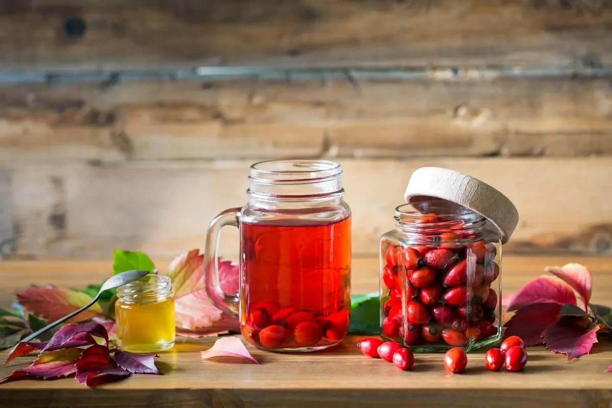 September Recipe: The Double Benefits of Rosehip in Honey Infusion