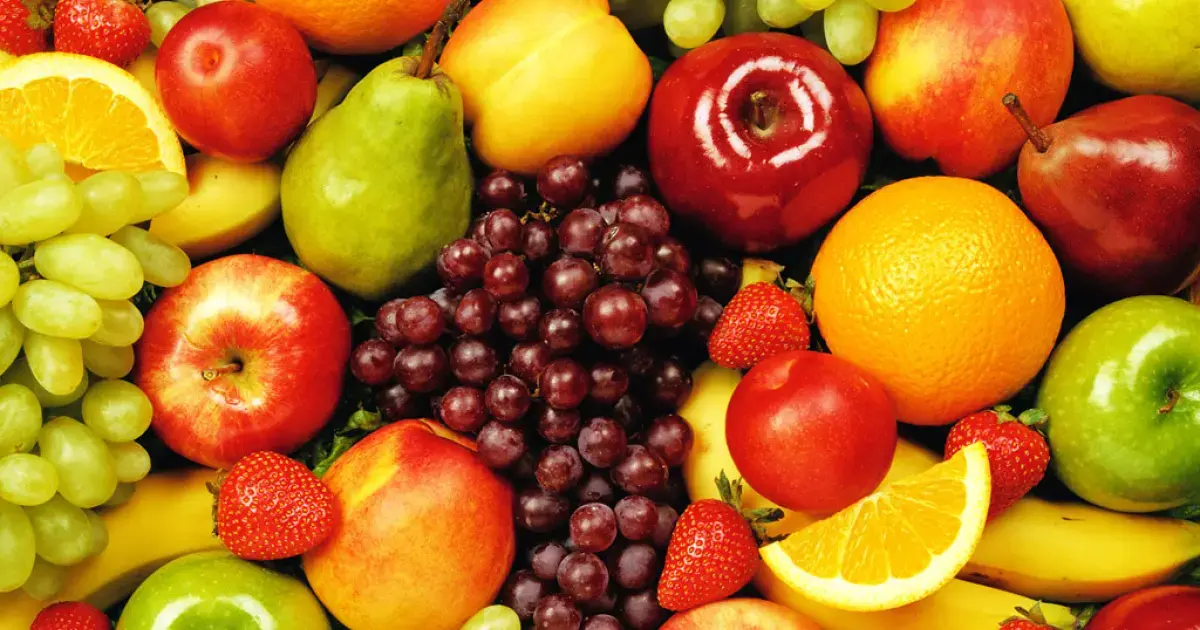 Which fruits are harmful and beneficial for the gut