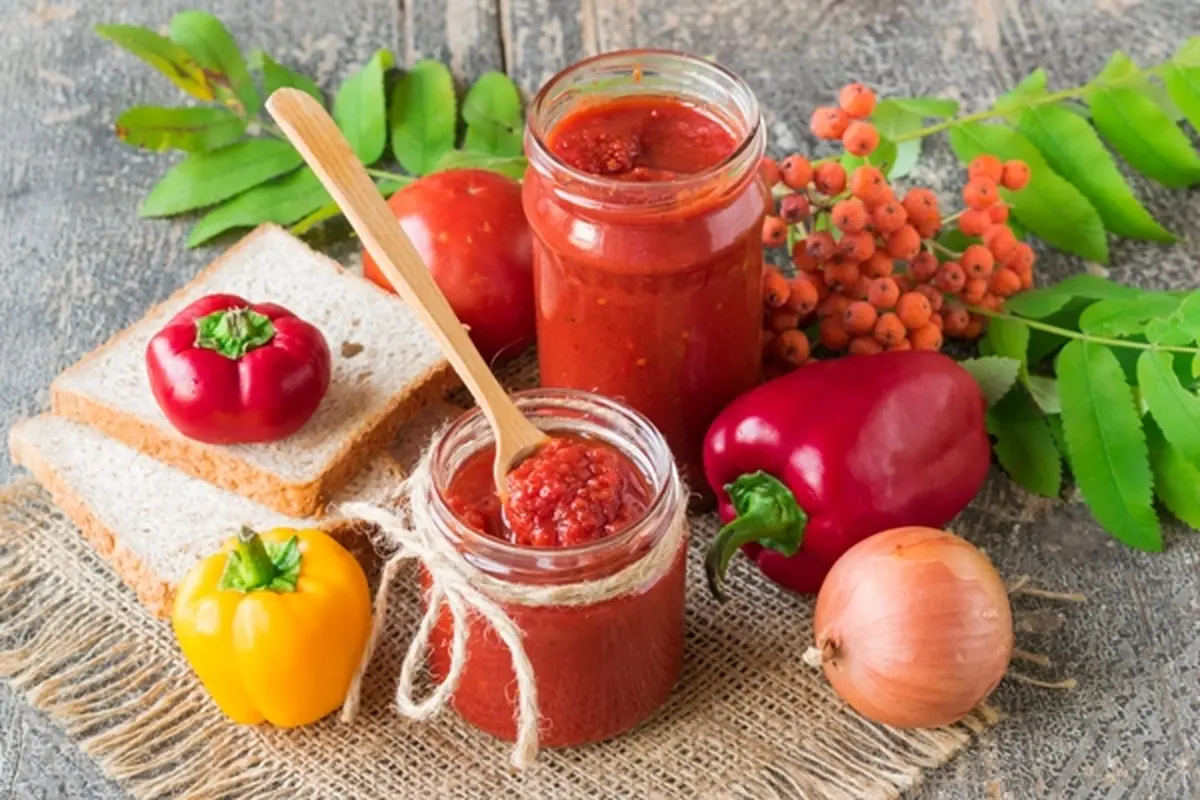 A company for tomatoes: homemade ketchup recipe with bell peppers