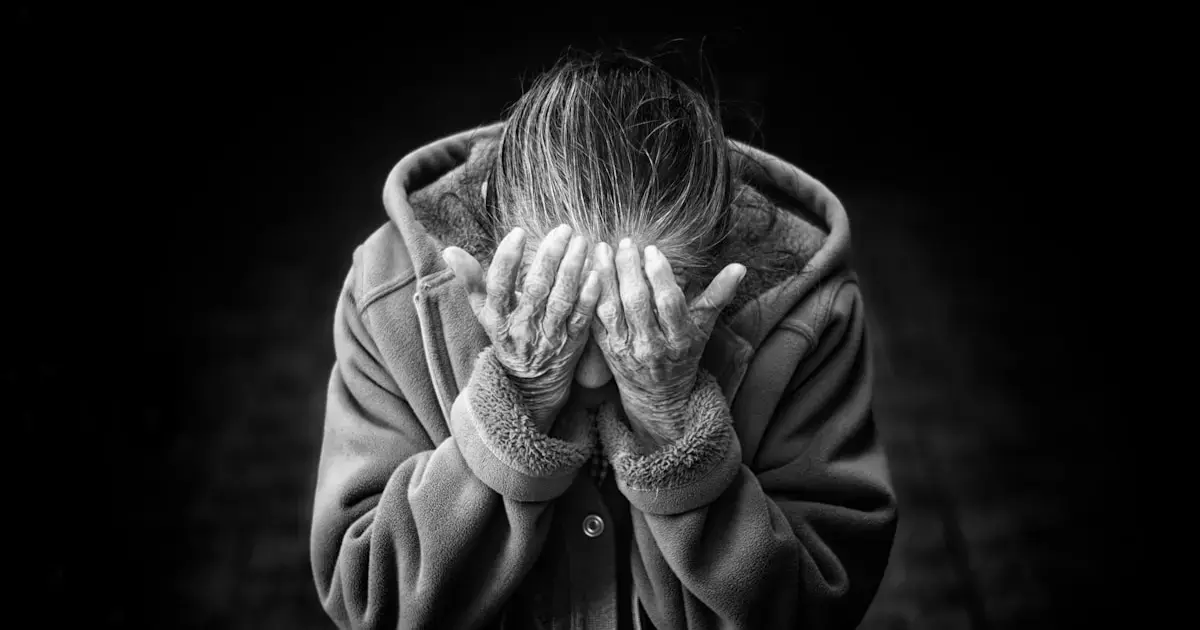 Experts identify unexpected early signs of dementia