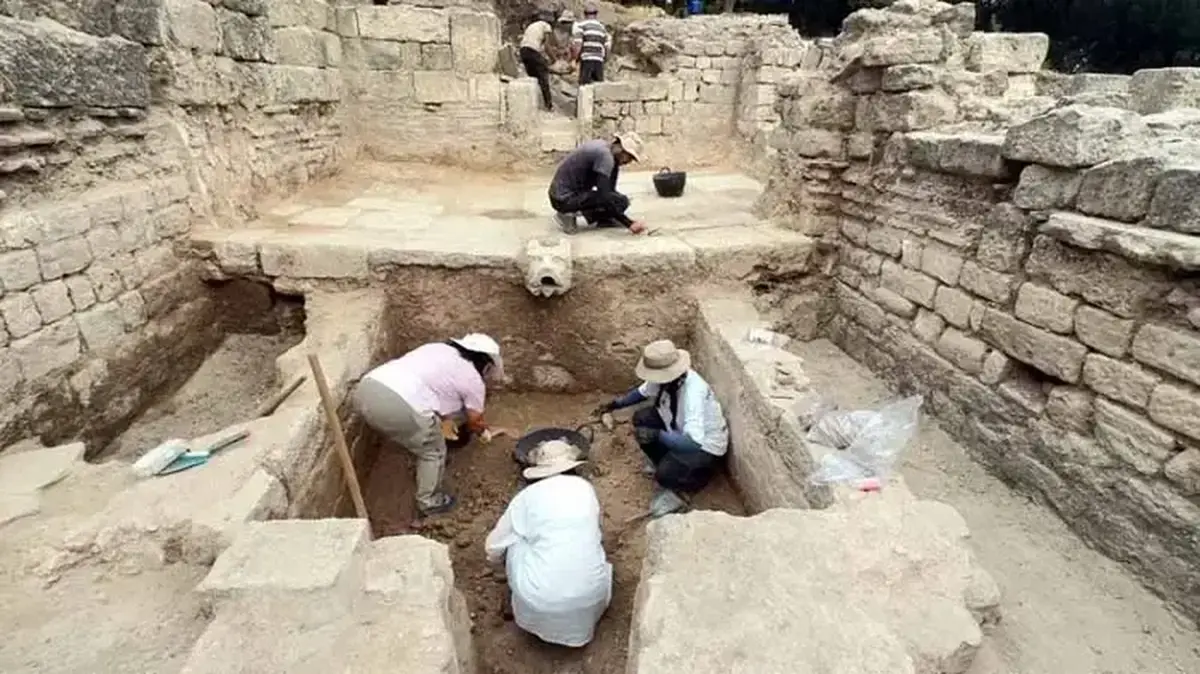 Excavations of the ancient Greek port of Batonea