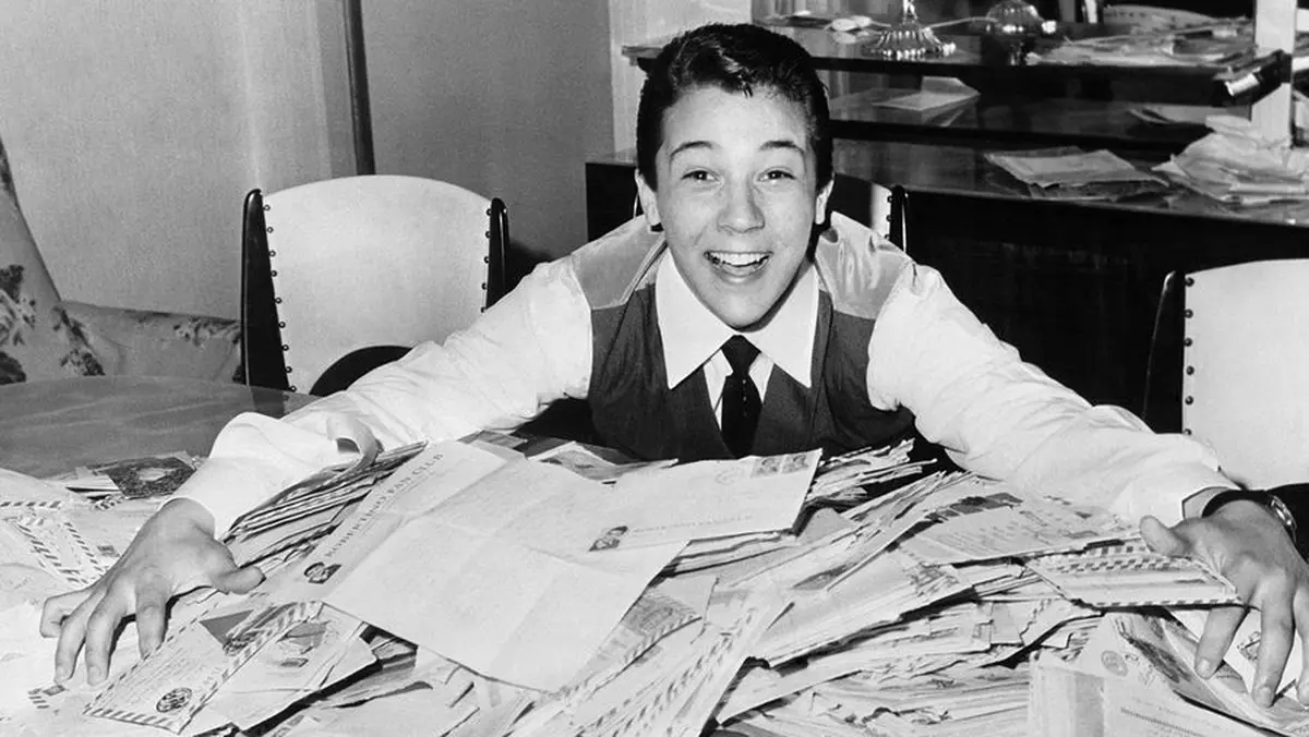 Robertino Loreti with fan letters