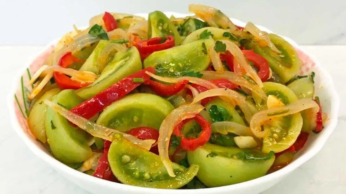 Salad without vinegar with brown tomatoes