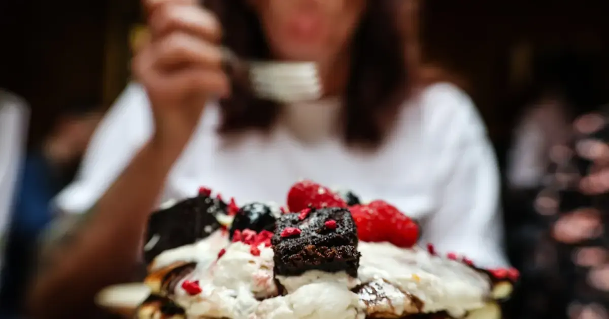 Stress Eating or Midnight Fridge Raids? 5 Patterns of Overeating Identified