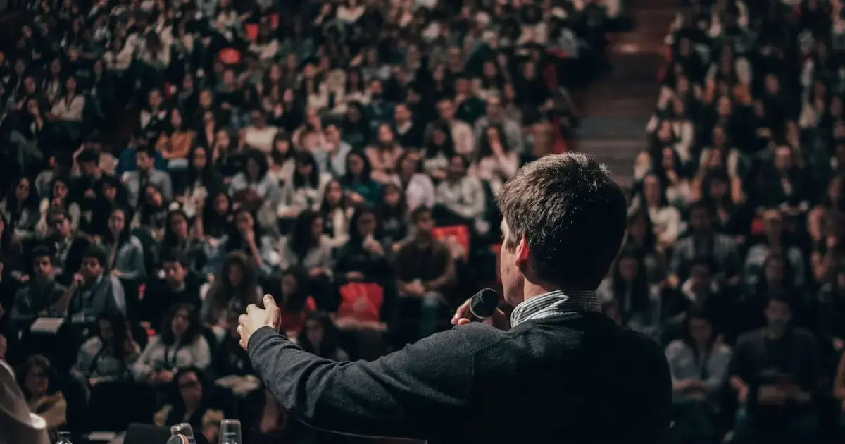 Expert explains how to instantly grab the audience's attention