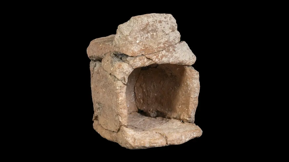 Tiny Bronze Age temple