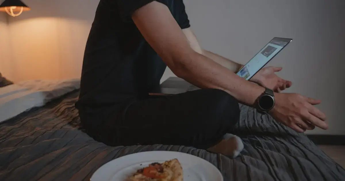 When Should You Have Dinner in Winter? Expert Opinion