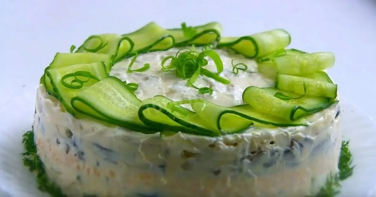 Chicken and Pineapple Salad with Cucumber