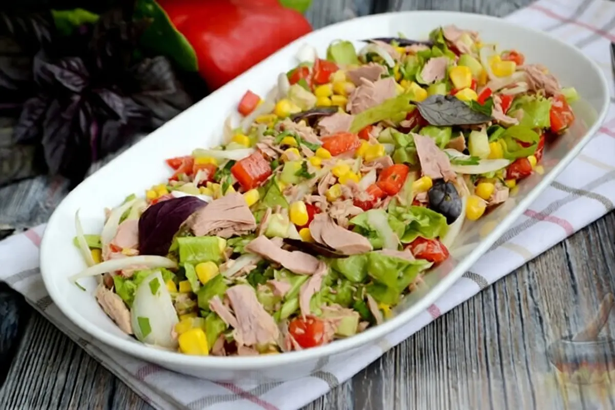Tuna Salad with Corn and Vegetables