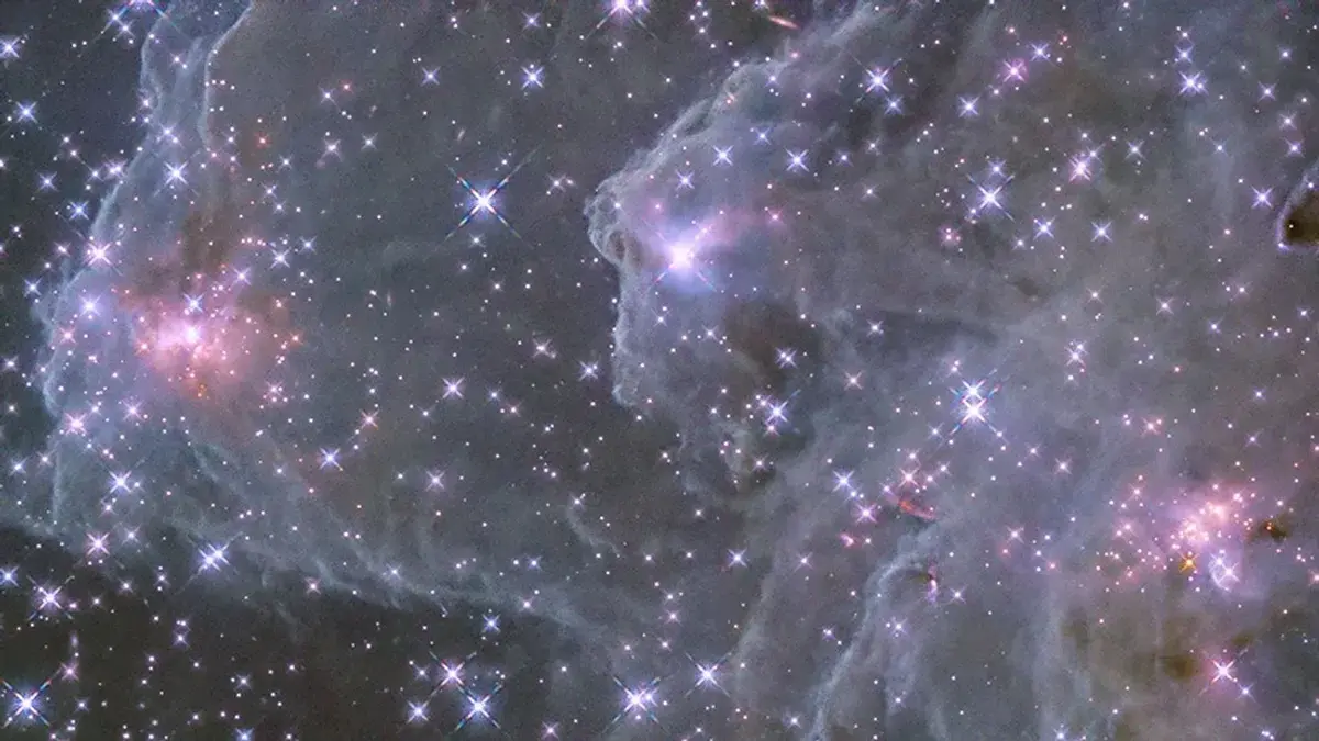 Image of the Sh2-284 Nebula Captured by the Hubble Telescope