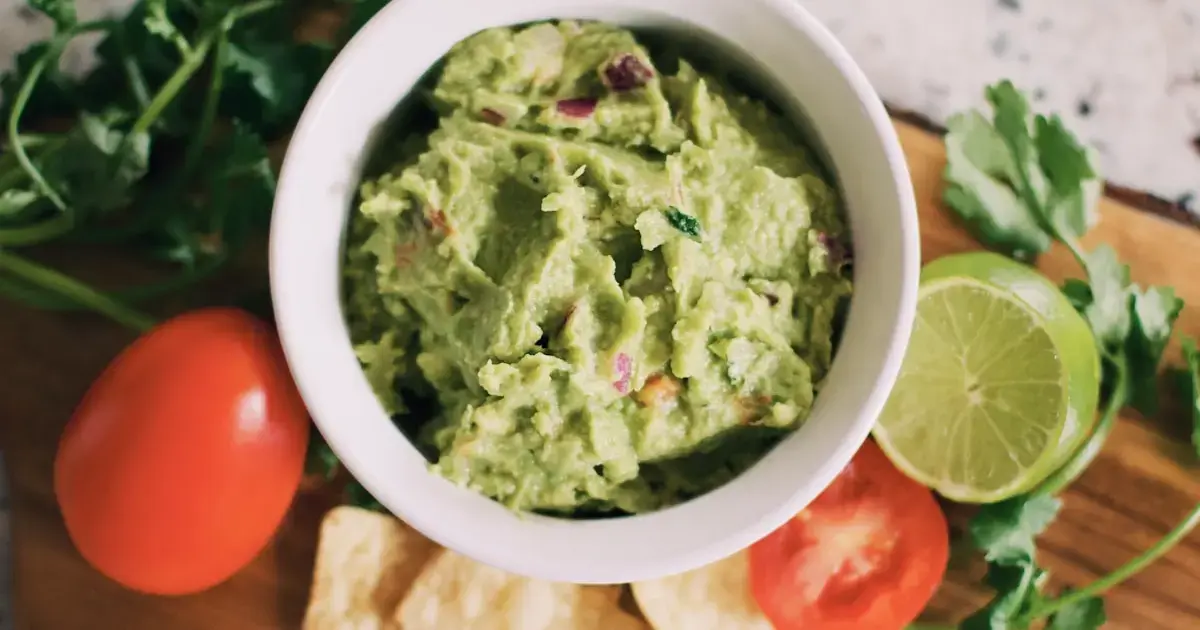 guacamole in a bowl