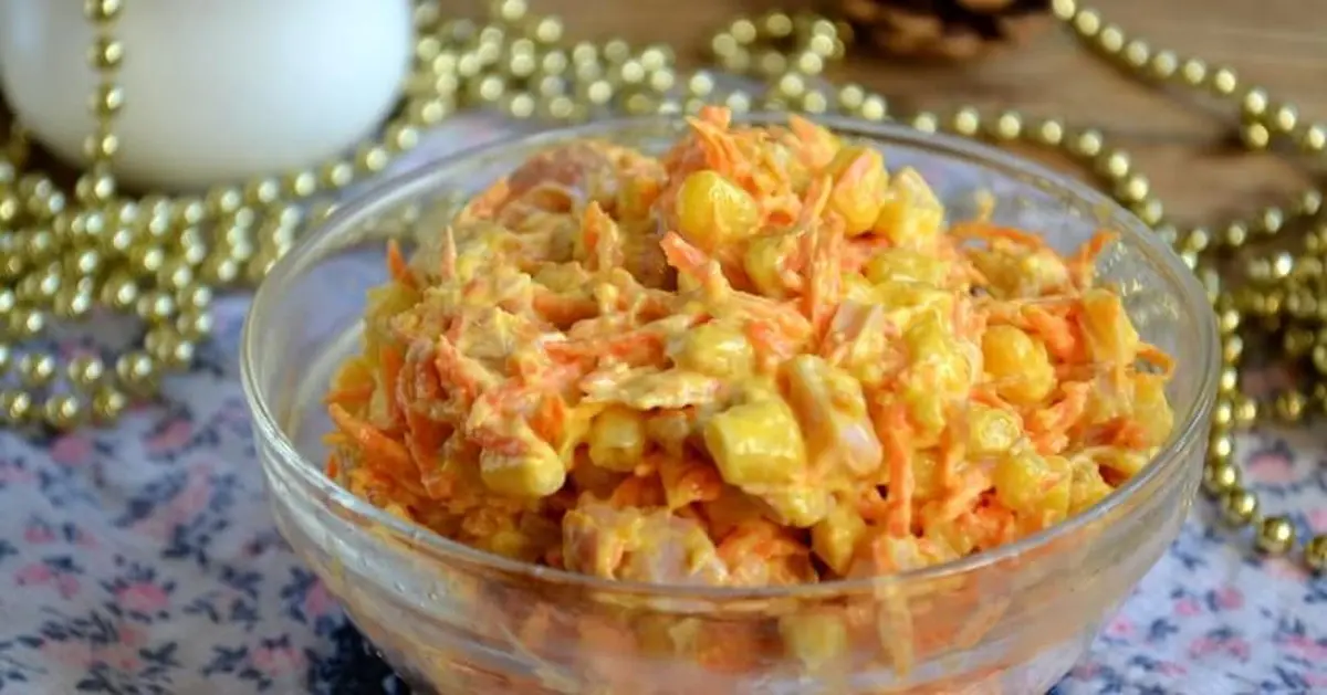 Salad with Chicken and Korean Carrots