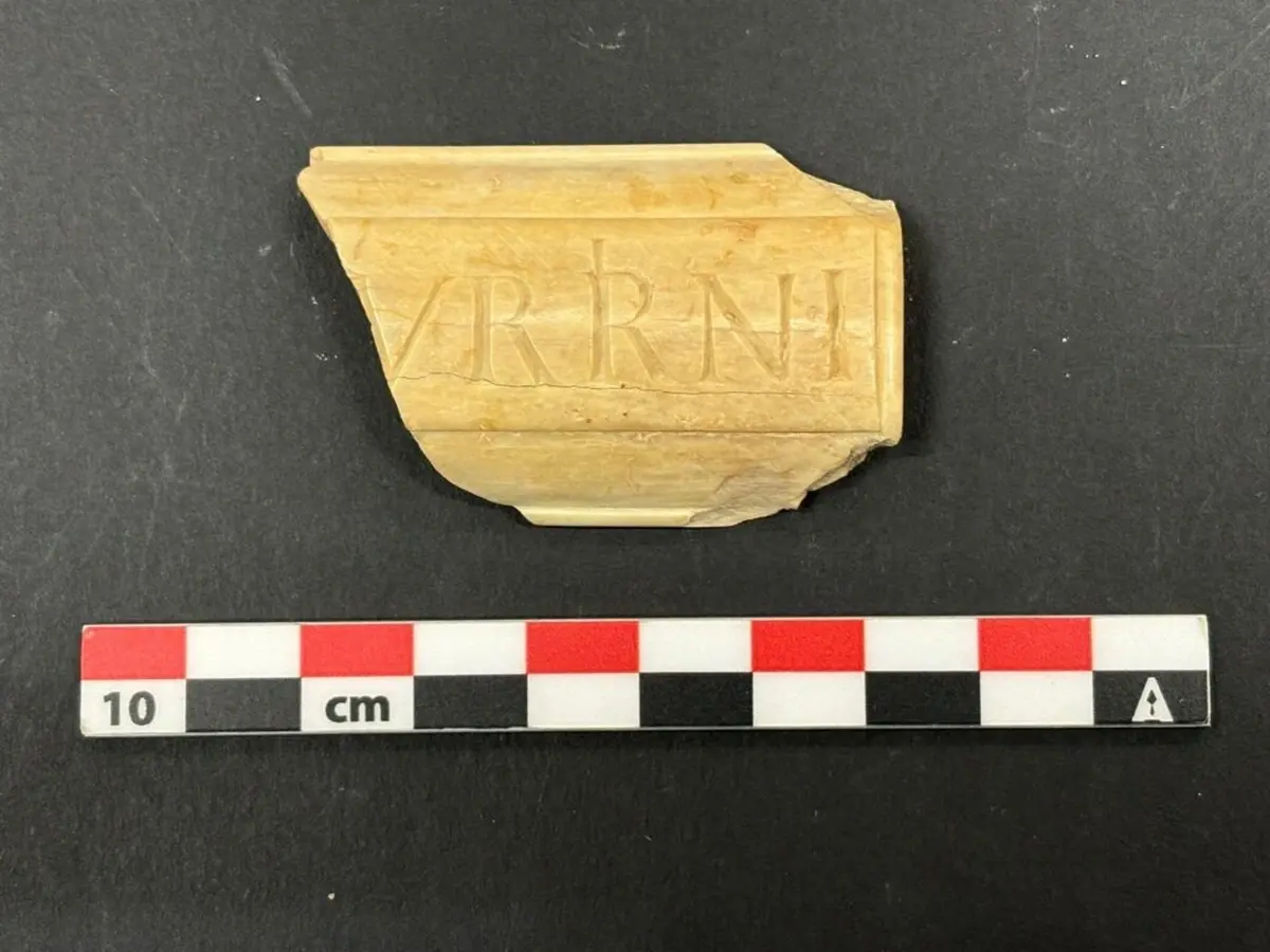 Ceramic fragments