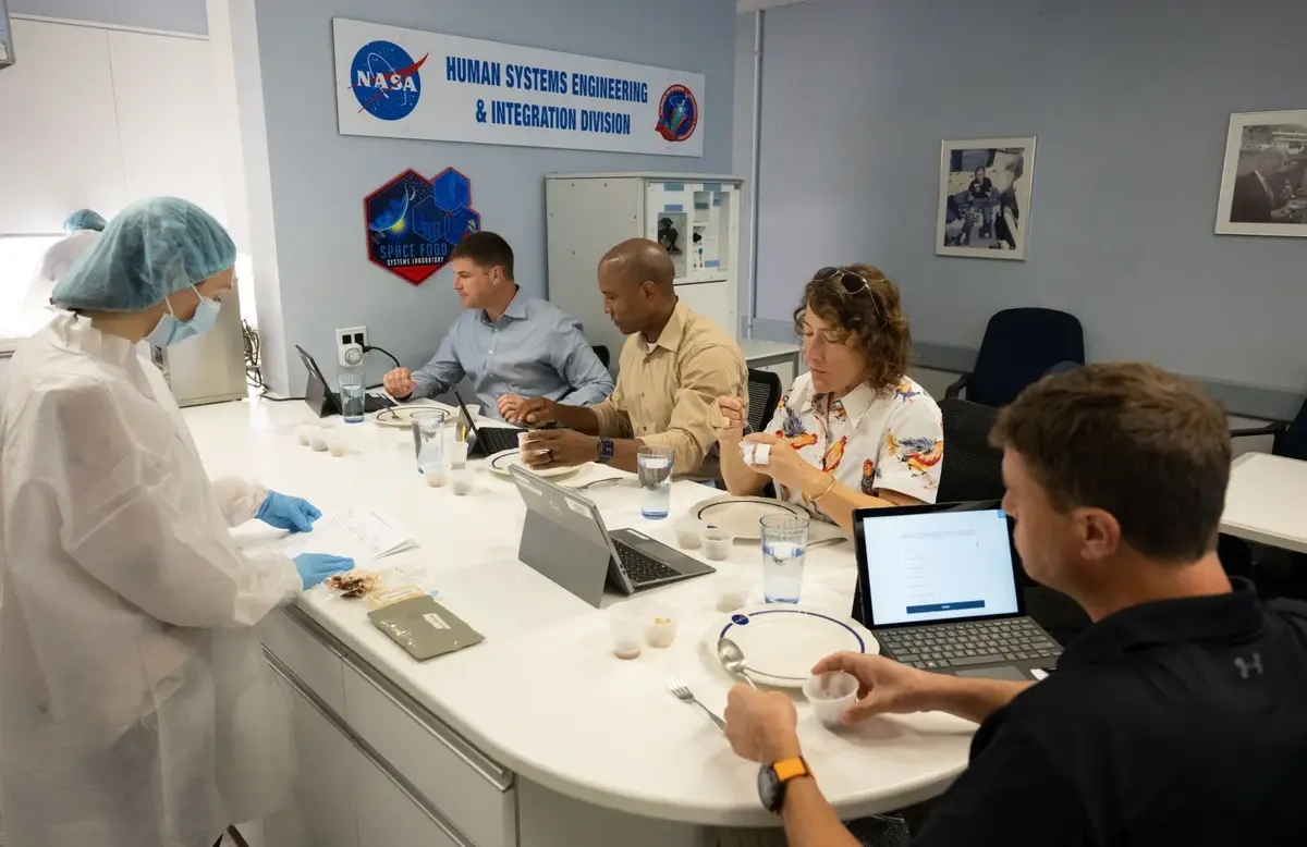 Artemis II crew members conduct food testing (1)